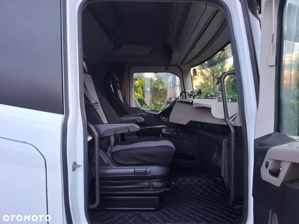 Ford F-MAX - 8