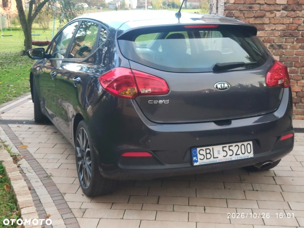 Kia Ceed - 4