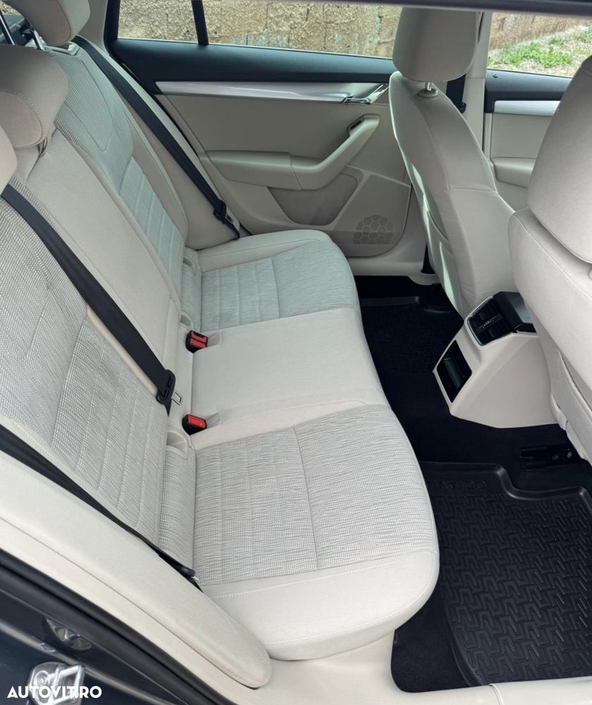 Skoda Octavia 1.6 TDI ELEGANCE - 12