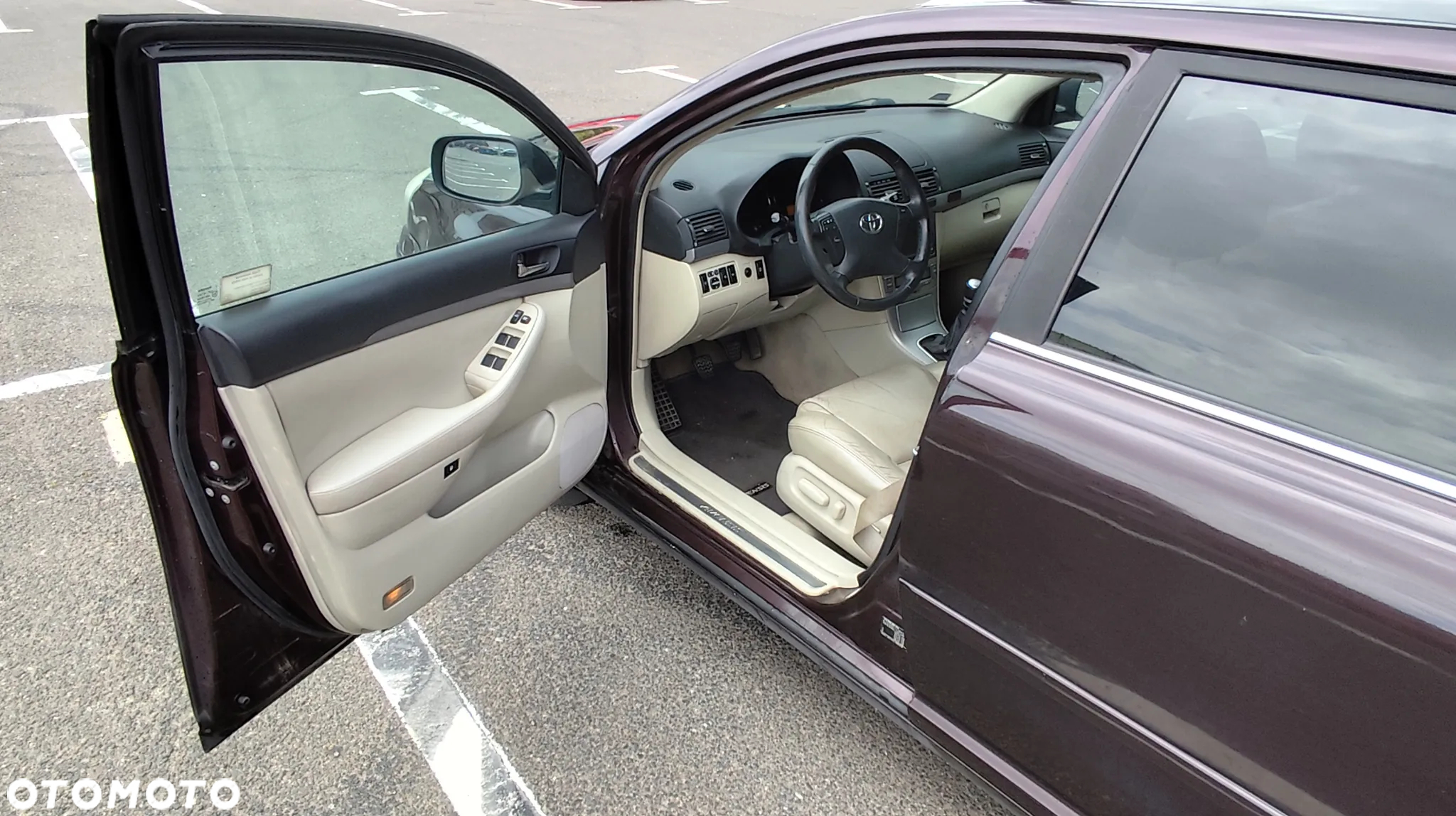 Toyota Avensis 2.2 D-4D Prestige NAVI - 12