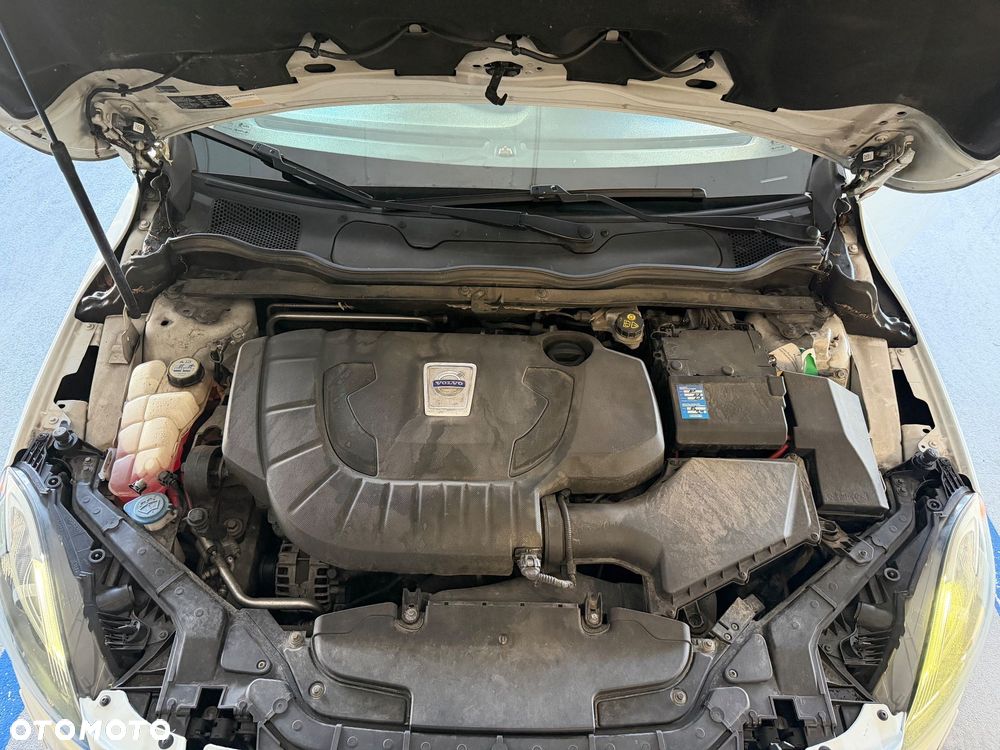 Volvo V40 D3 Summum - 13