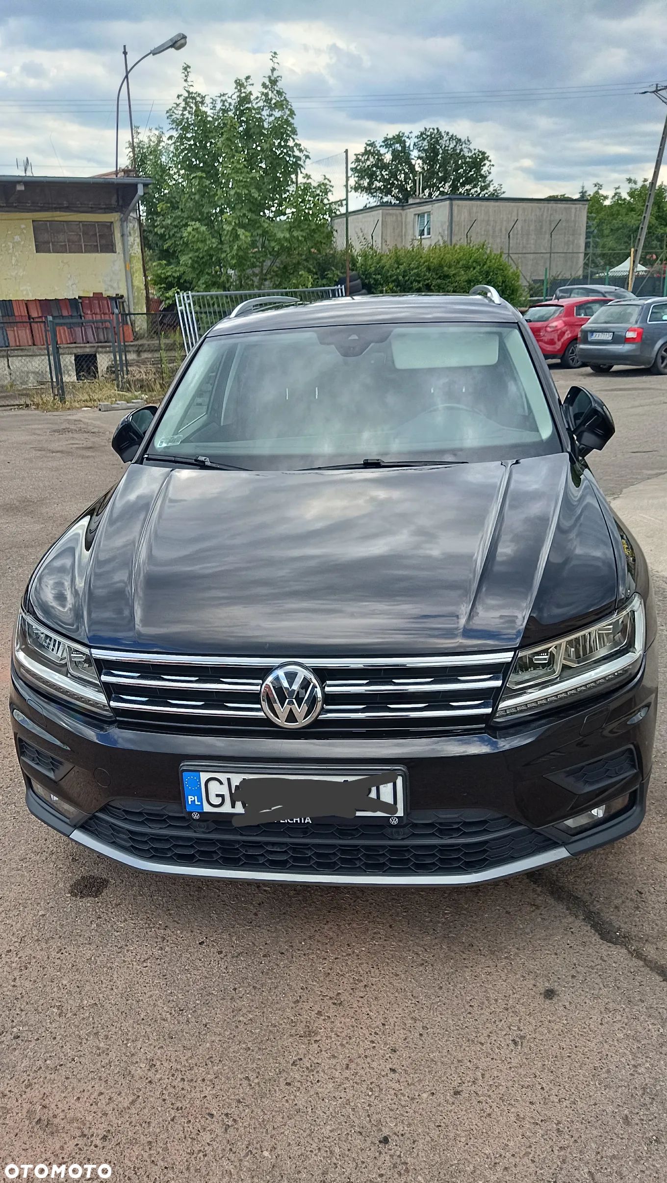 Volkswagen Tiguan - 1
