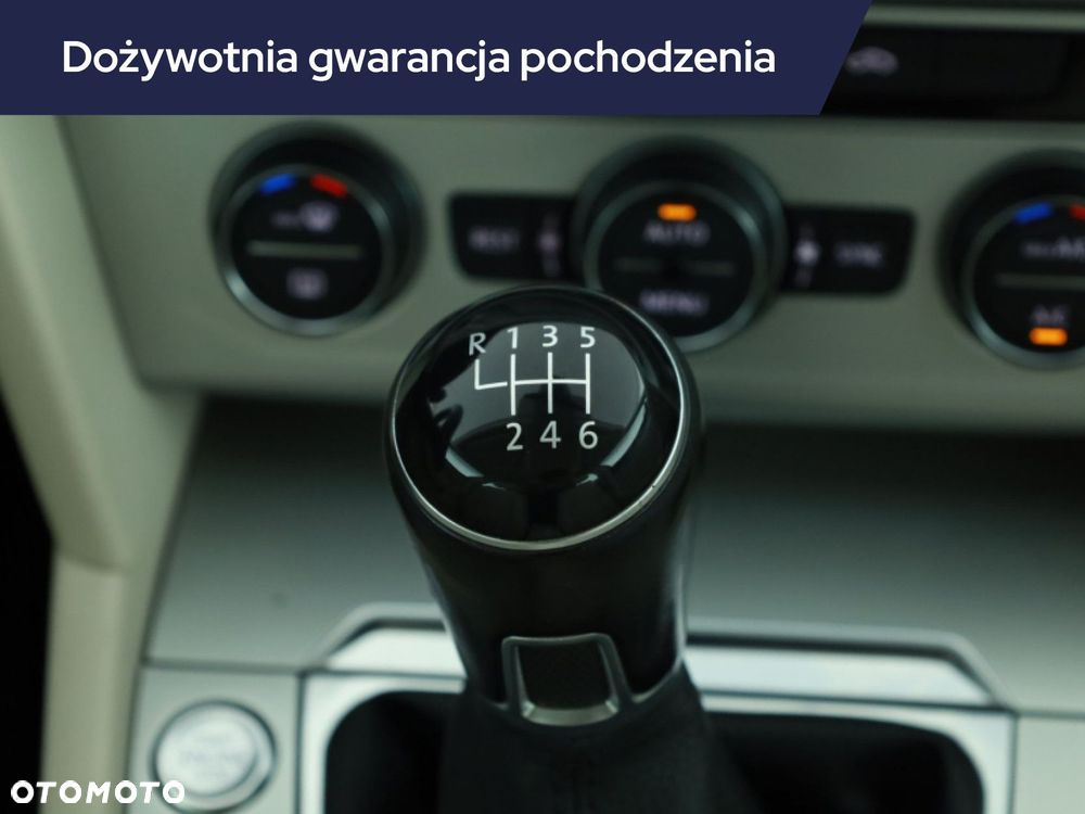 Volkswagen Passat - 17