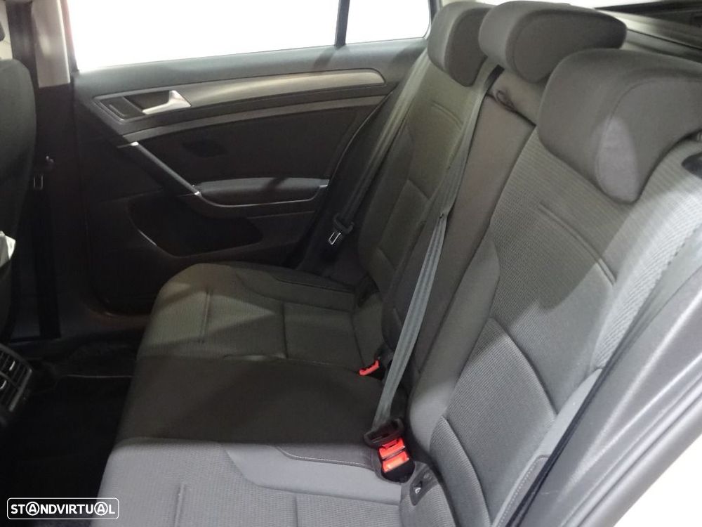 VW Golf Variant 1.6 TDi Confortline - 28