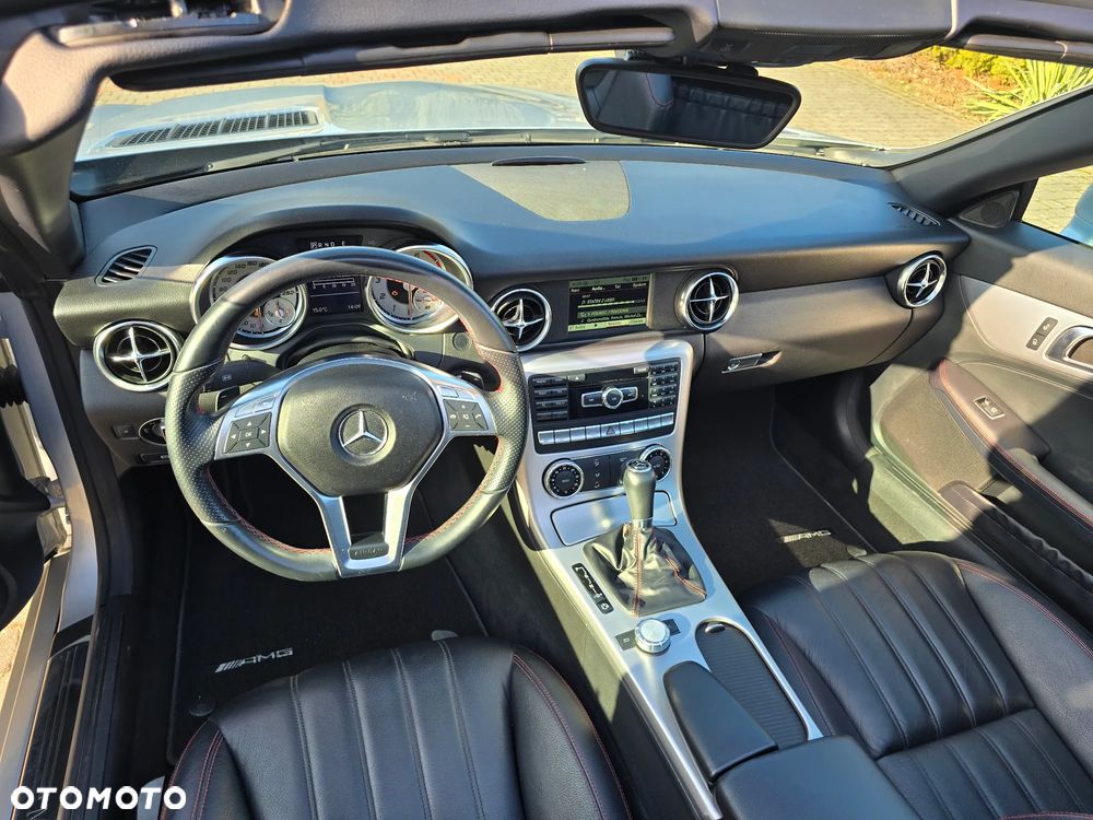 Mercedes-Benz SLK 200 (BlueEFFICIENCY) 7G-TRONIC - 33