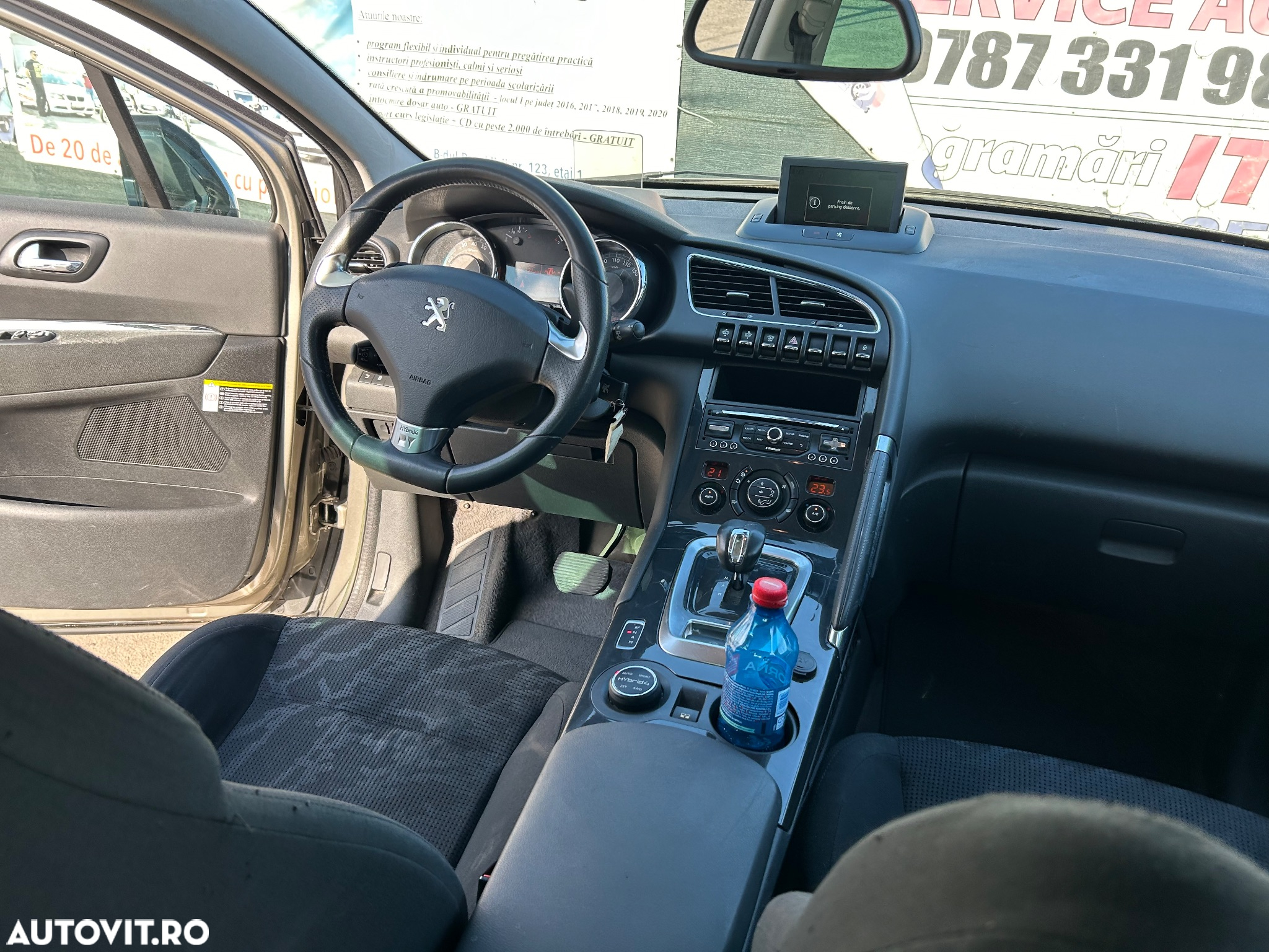 Peugeot 3008 Hybrid4 - 14