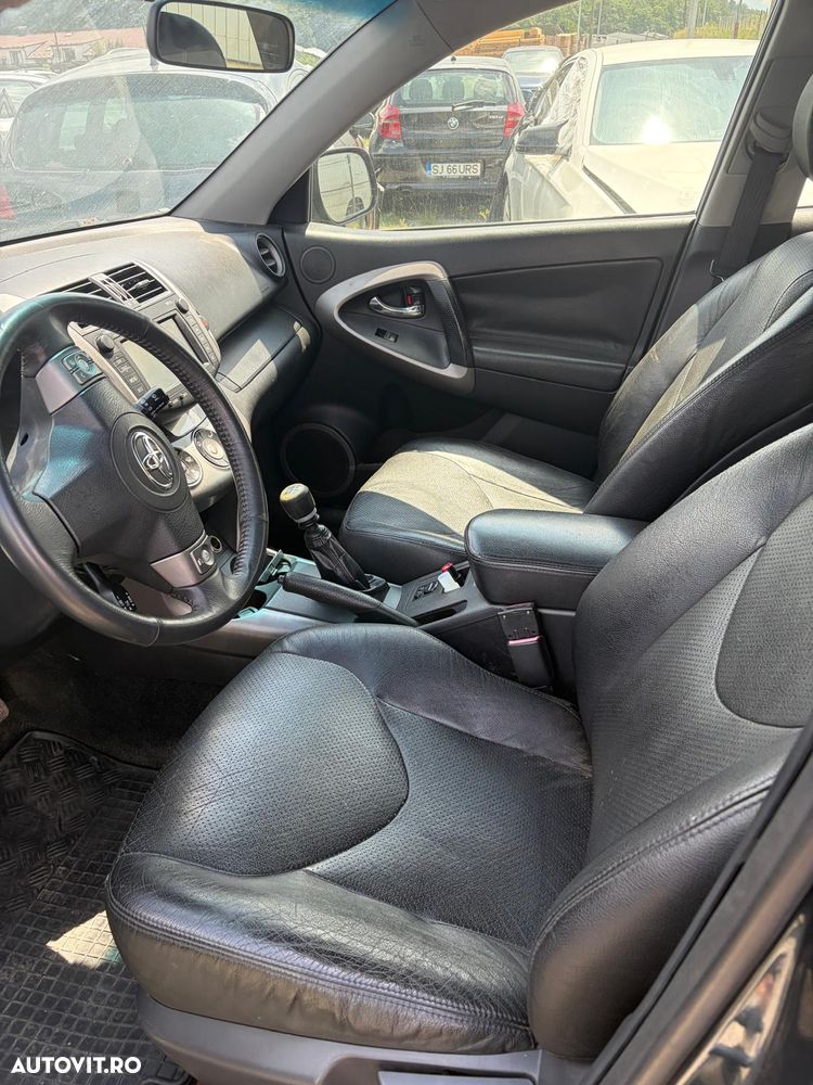 Toyota RAV4 2.2 D-CAT 4x4 Sol - 10