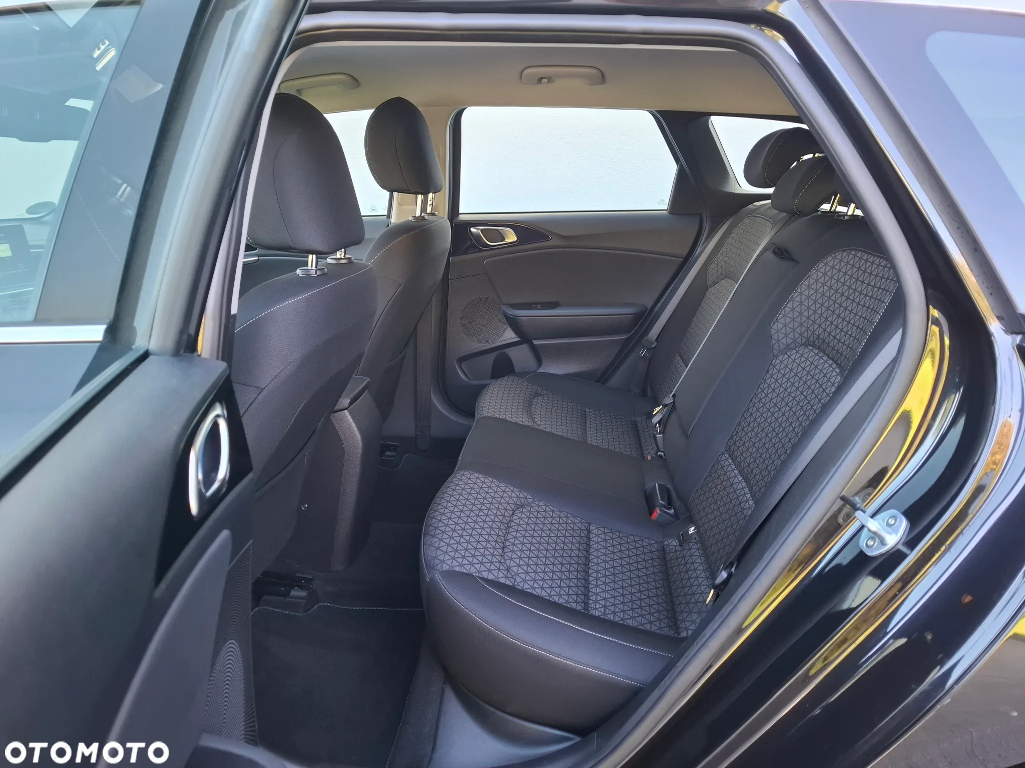 Kia Ceed 1.4 T-GDI OPF Vision - 16