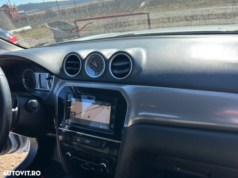 Suzuki Vitara 1.6 DDIS 4X4 Luxus Aut. - 32