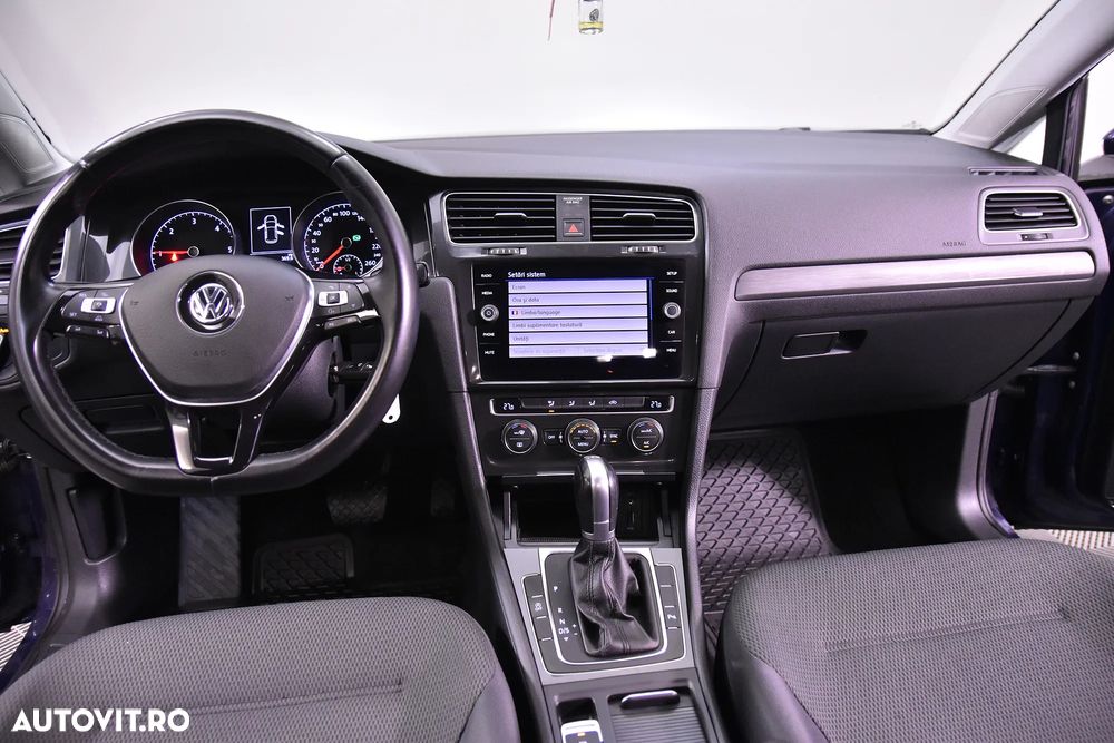 Volkswagen Golf - 9