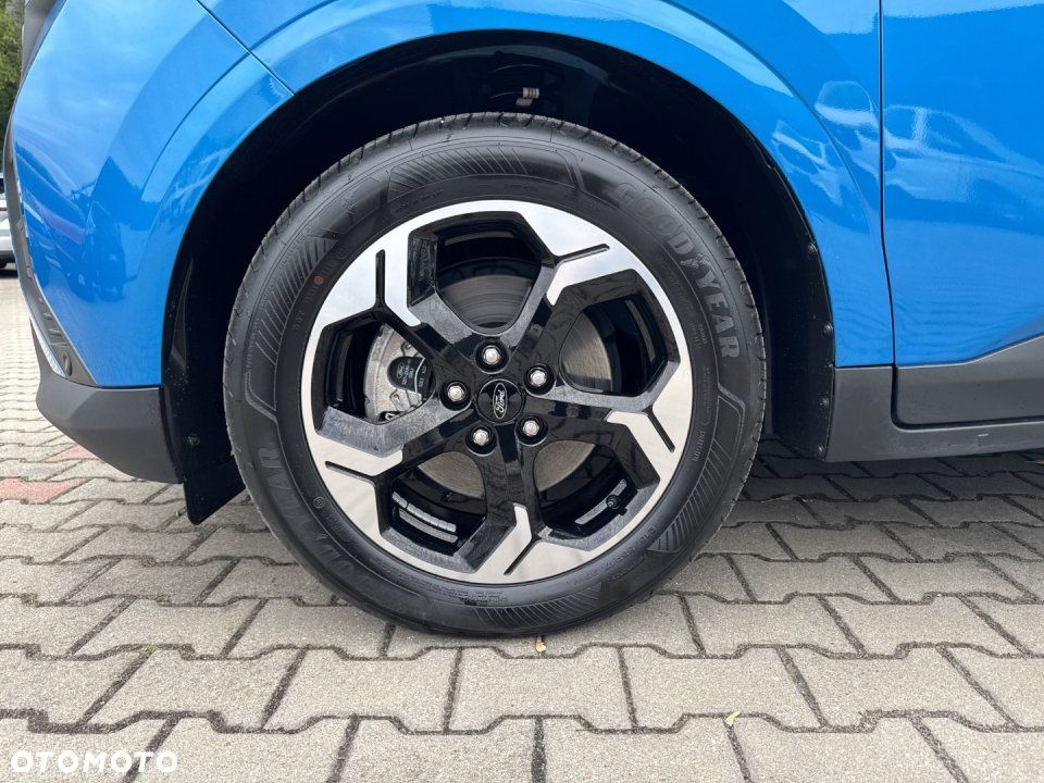 Ford Transit Courier - 16