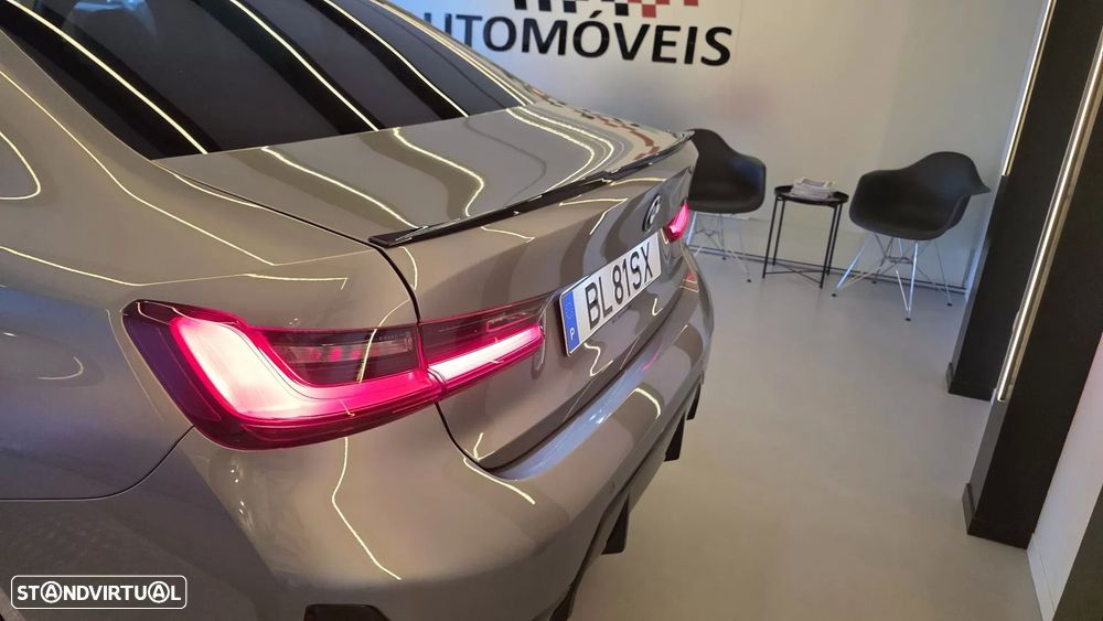 BMW 320 e Pack Desportivo M Auto - 22
