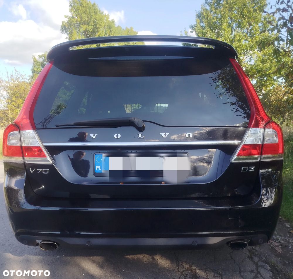 Volvo V70 D3 R-Design - 6