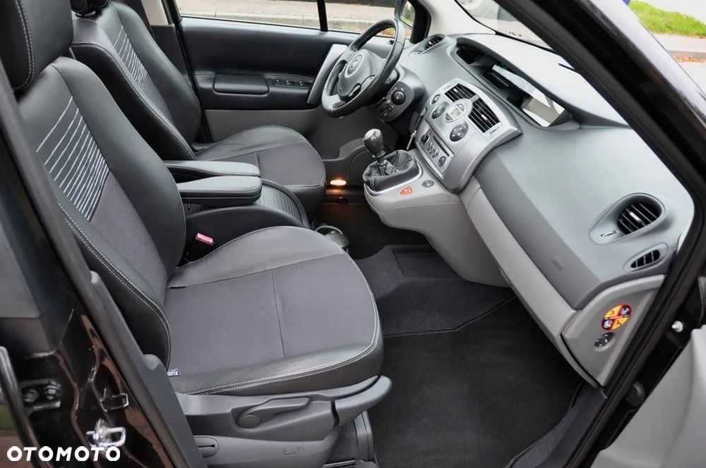 Renault Scenic 2.0 16V Luxe Dynamique - 11
