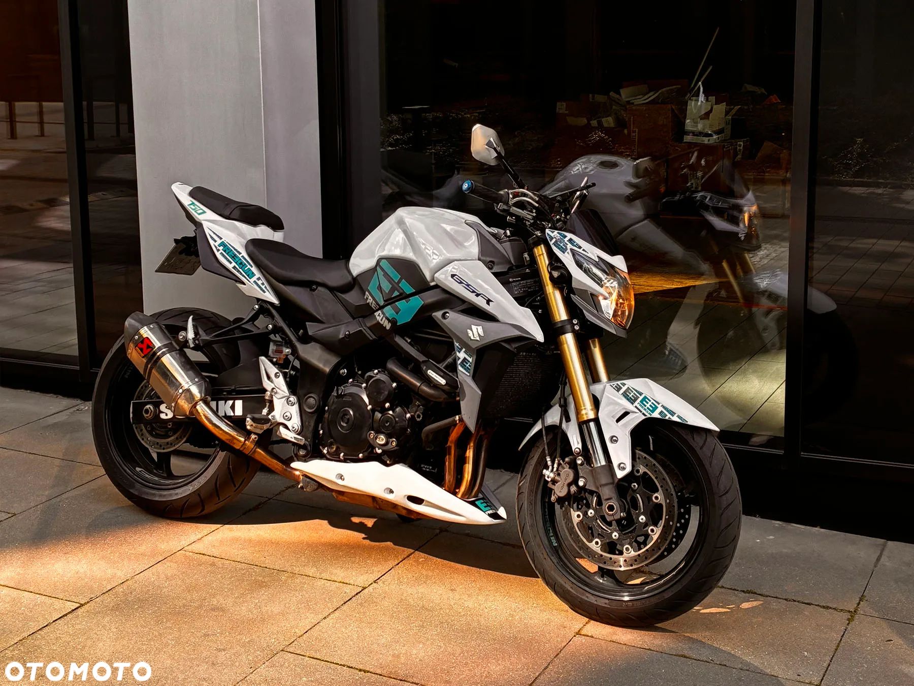 Suzuki GSR - 1