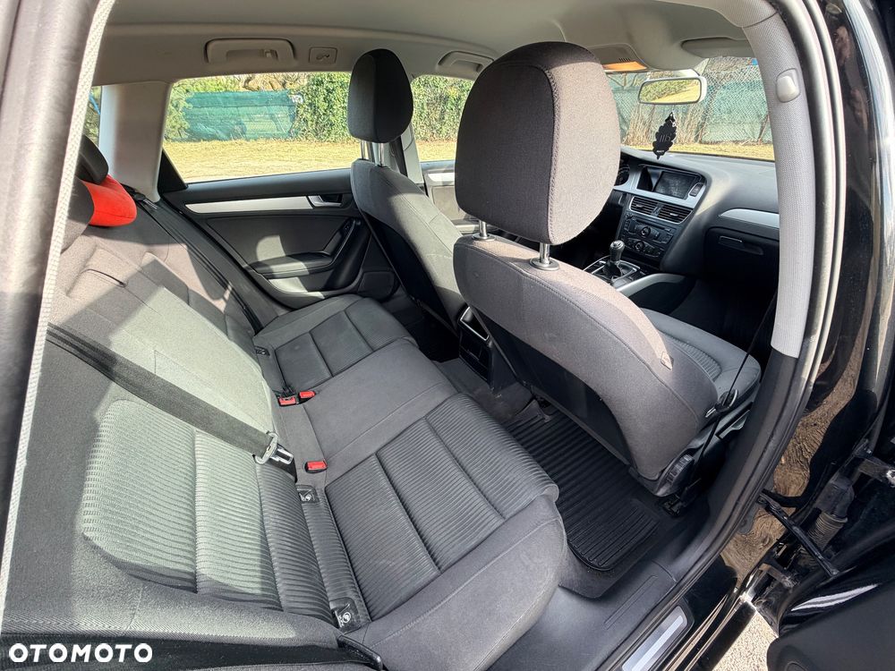 Audi A4 Avant - 25