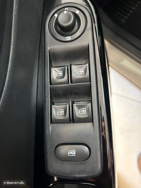 Renault Captur 0.9 TCE Exclusive - 15