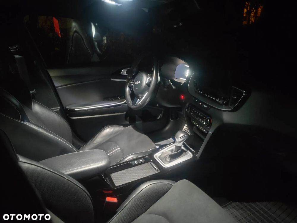 Kia XCeed 1.6 T-GDI Prestige Line DCT - 36
