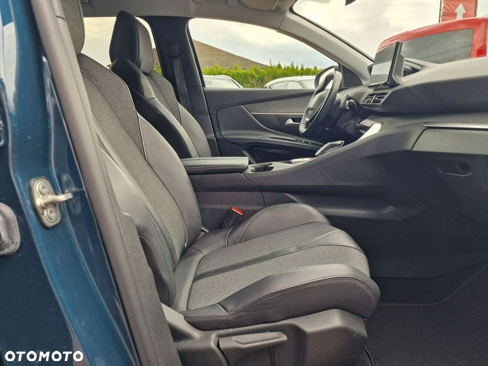 Peugeot 3008 1.6 PureTech Hybrid PHEV Allure S&S EAT8 - 23