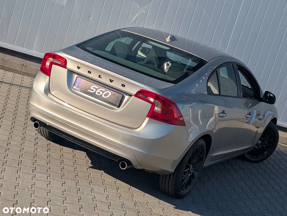 Volvo S60 T4 Momentum - 15