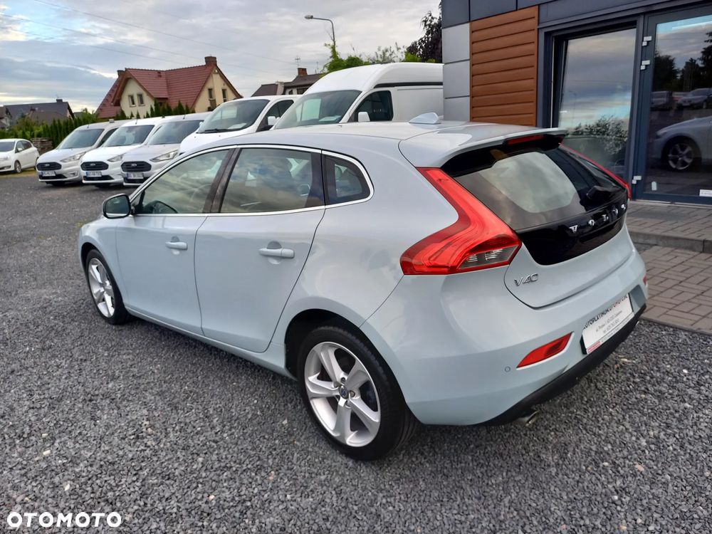 Volvo V40 D3 Momentum - 5