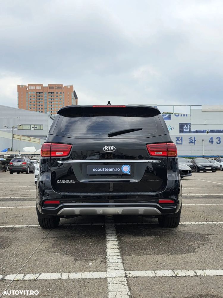 Kia Carnival - 7