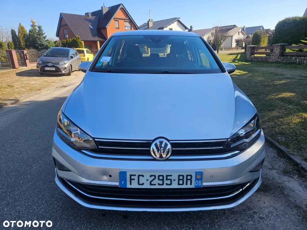Volkswagen Golf - 1