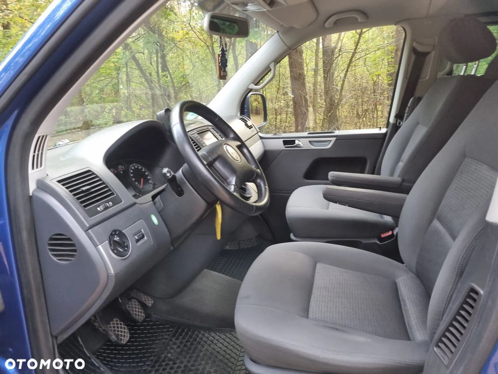 Volkswagen Multivan - 19
