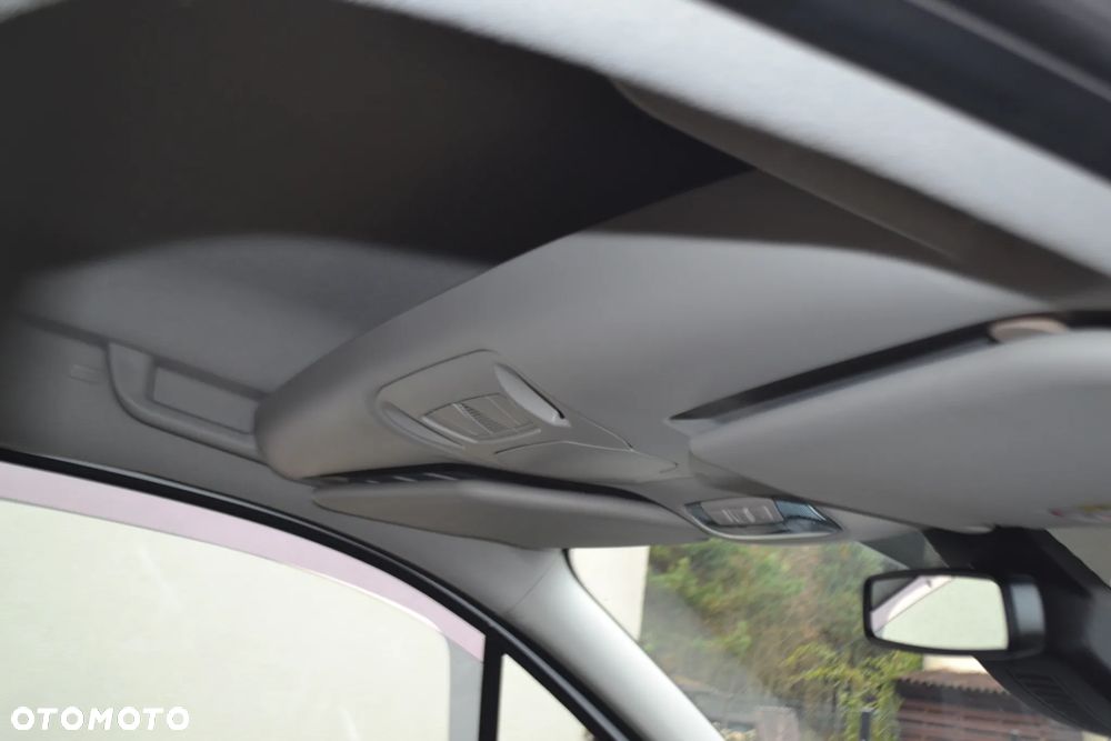 Ford Tourneo Connect 1.0 EcoBoost Start-Stop Trend - 25