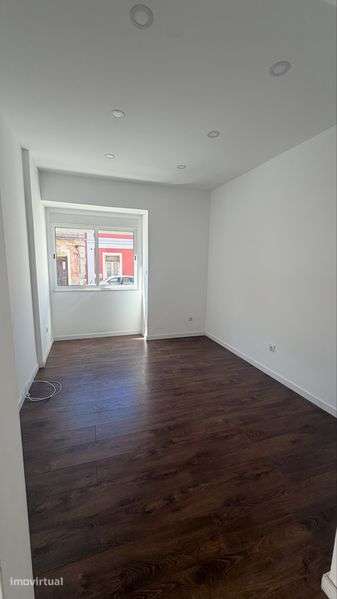 Apartamento T2 no Barreiro com lugradouro - Grande imagem: 3/11