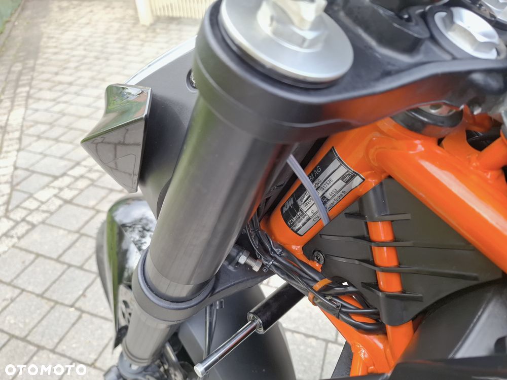 KTM Super Duke - 23
