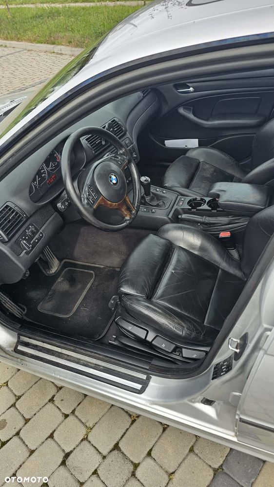 BMW Seria 3 330i - 17