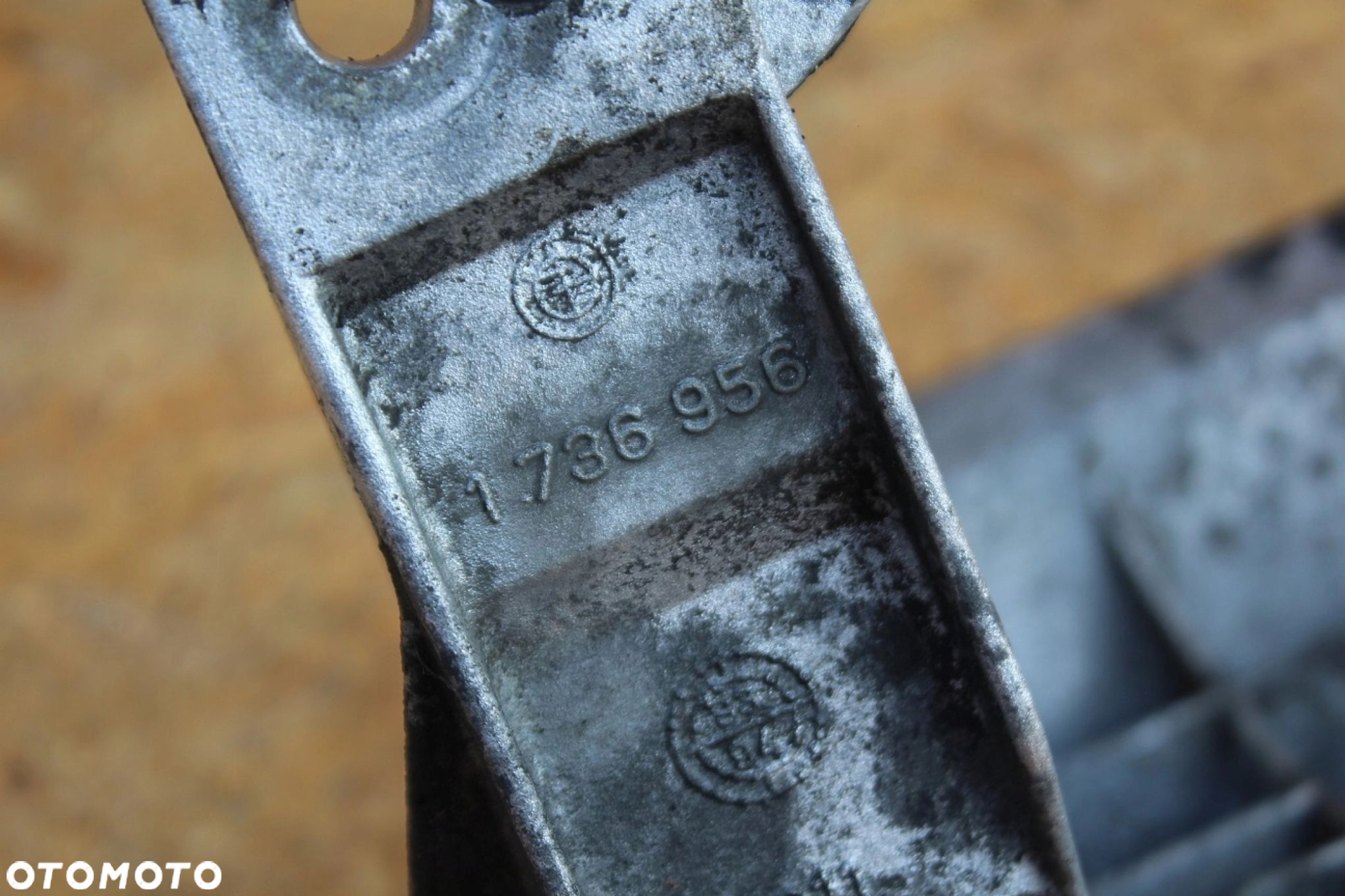Łapa silnika PRAWA BMW e38 e39 m60 m62 1736956 v8 3.0 3.5 4.0 4.4 - 5