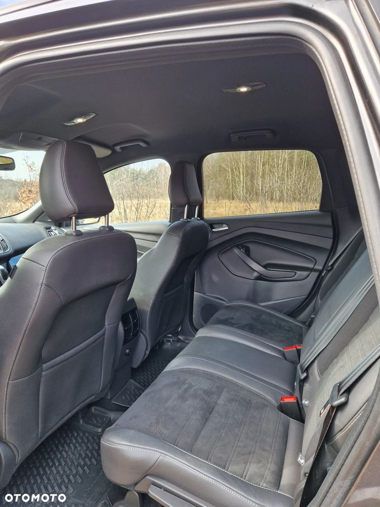 Ford Kuga 2.0 TDCi 4x4 ST-Line - 23