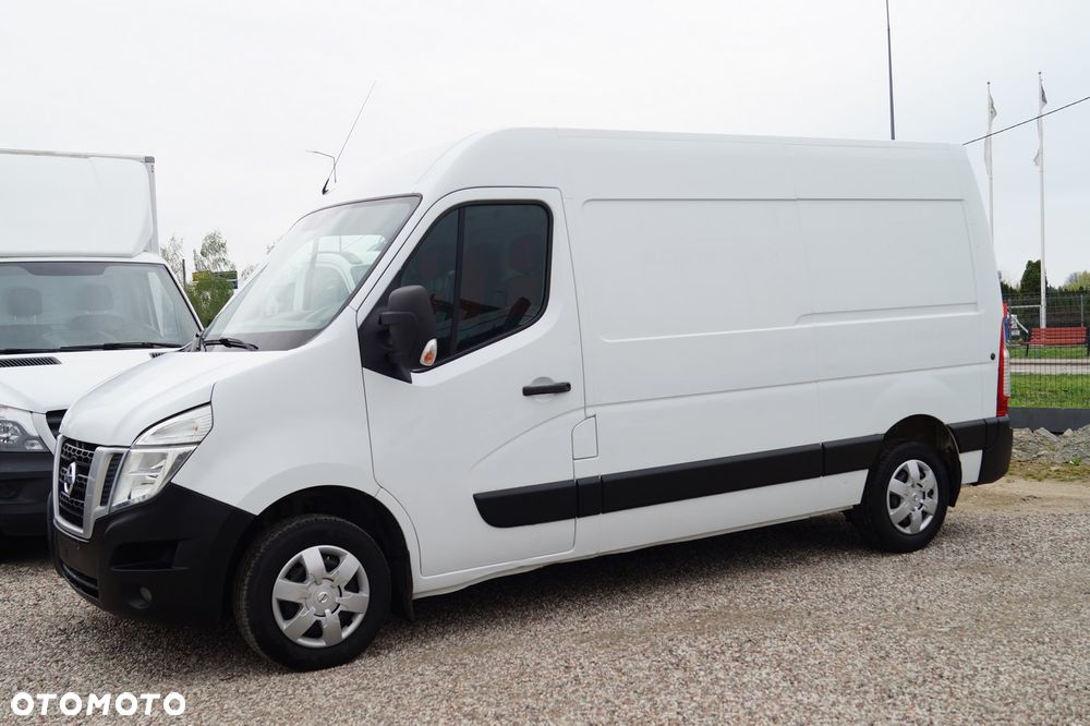 Nissan NV400 - 1