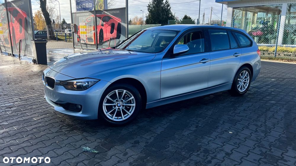 BMW Seria 3 320i Sport Line - 27