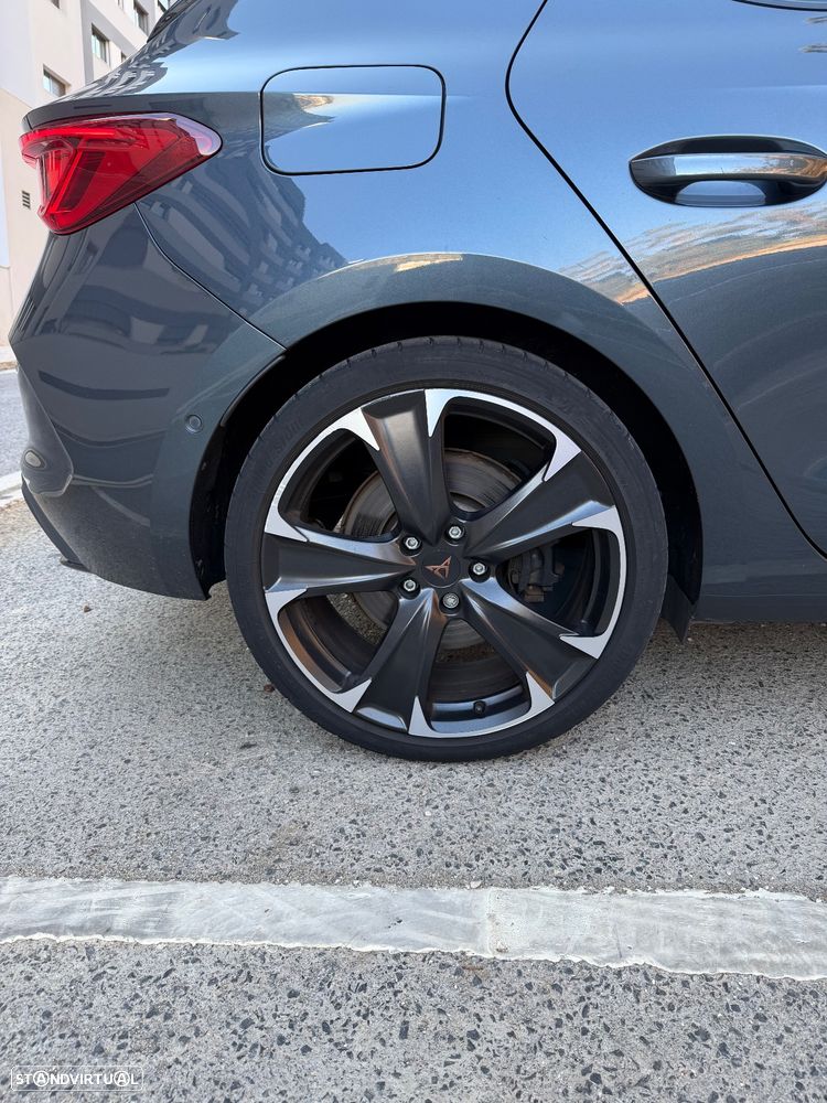 Cupra Leon 1.4 e-Hybrid (180 kW System) VZ - 12