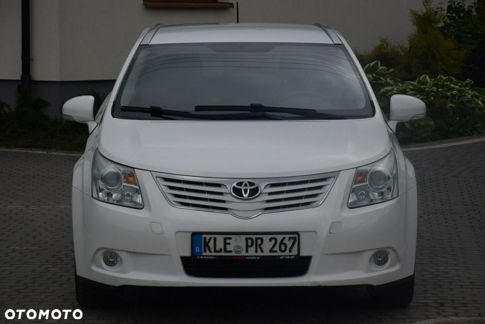 Toyota Avensis - 2