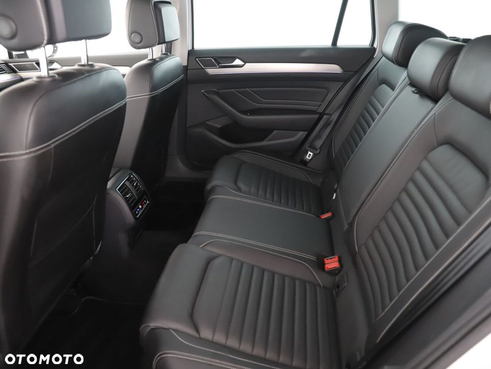 Volkswagen Passat Variant - 10