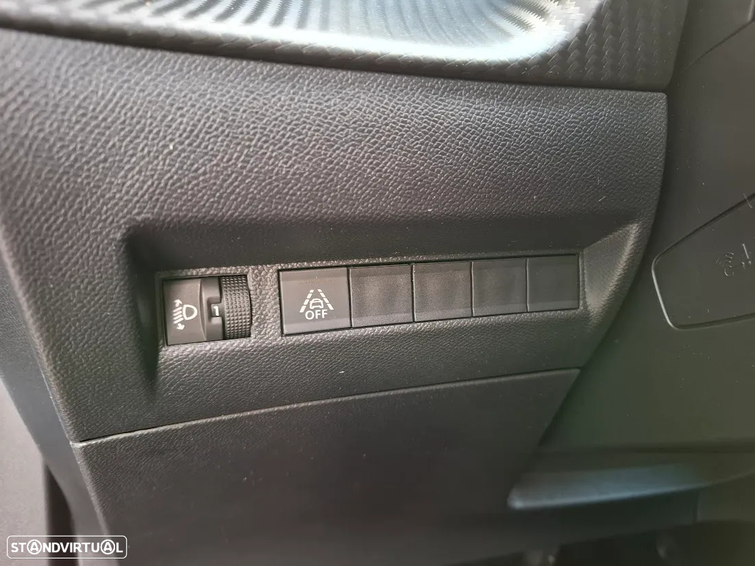 Peugeot e-2008 50 kWh Active Pack - 17