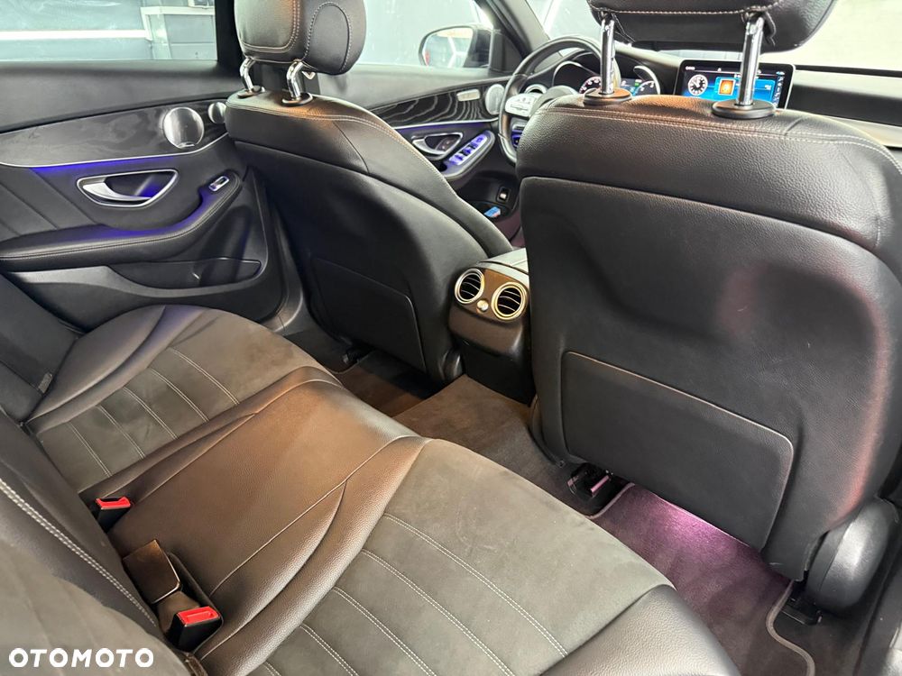 Mercedes-Benz Klasa C 300 d 4Matic 9G-TRONIC AMG Line - 29