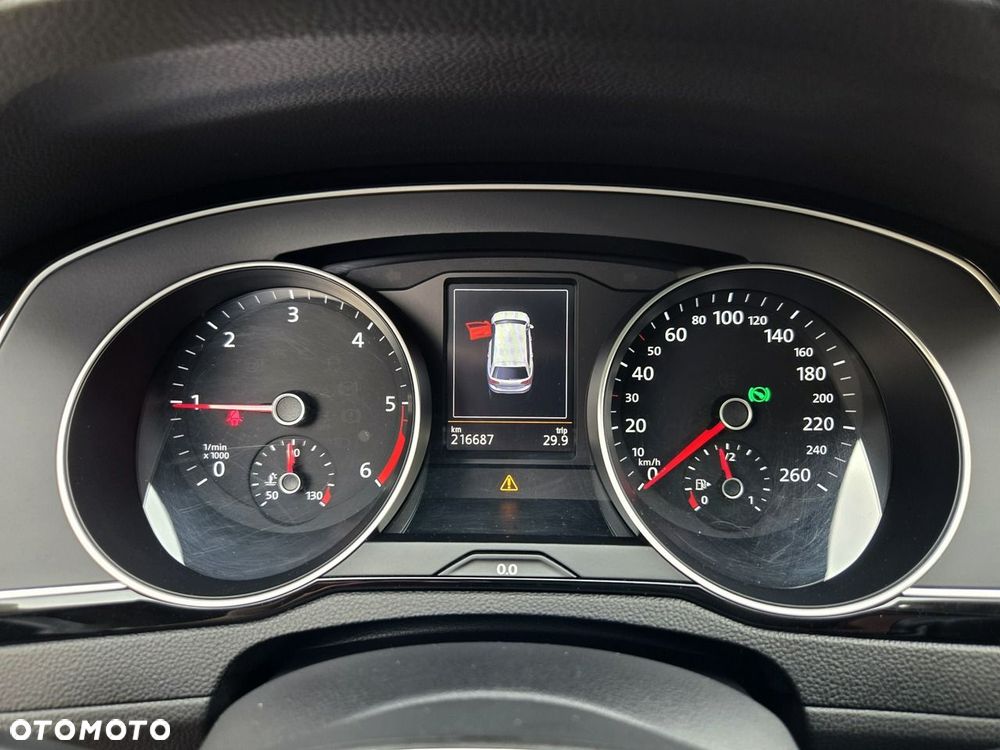 Volkswagen Passat Variant 2.0 TDI SCR 4Motion DSG Elegance - 27