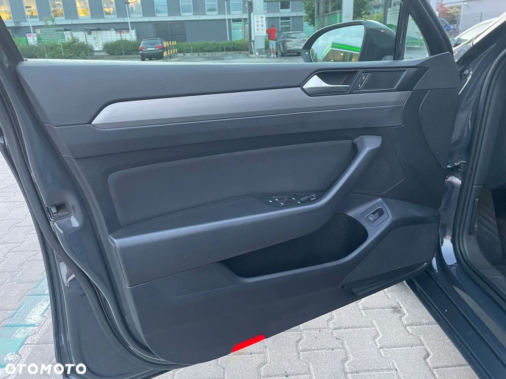 Volkswagen Passat 2.0 TDI BMT Trendline - 20