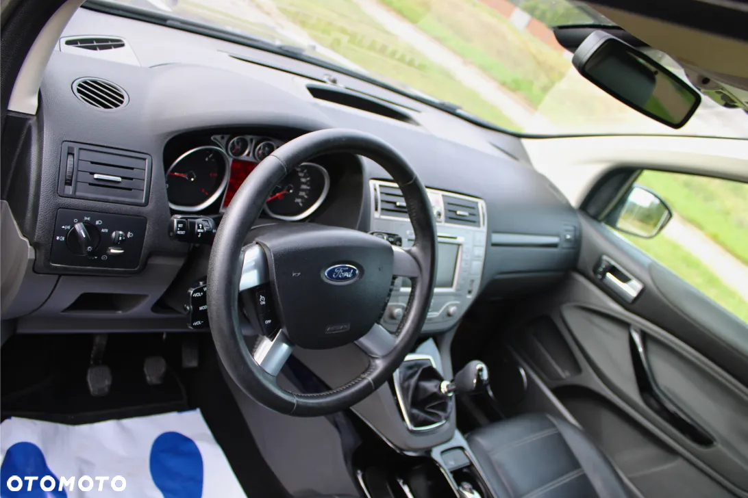 Ford Kuga 2.0 TDCi Titanium - 14