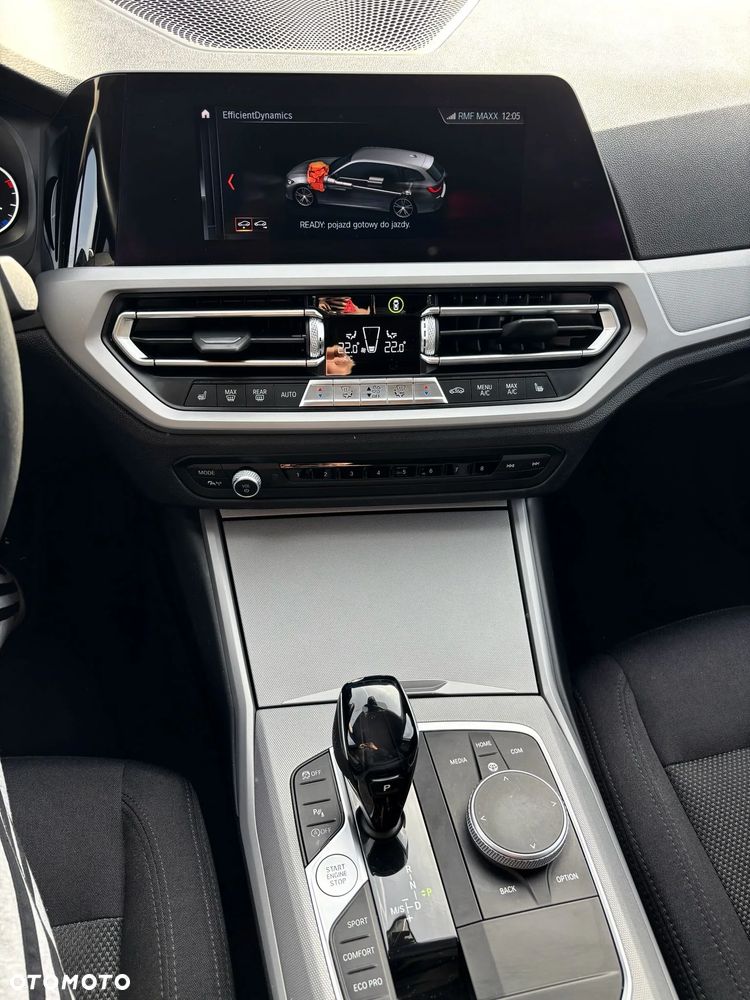BMW Seria 3 330i - 15