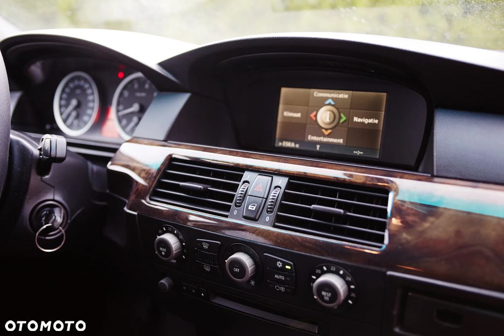 BMW Seria 5 - 29