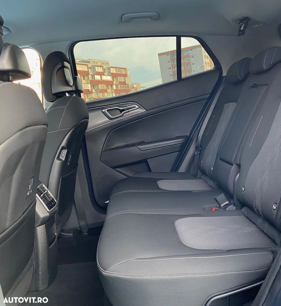 Kia Sportage 1.6 T-GDI HEV 6AT 4x2 Business Line - 28