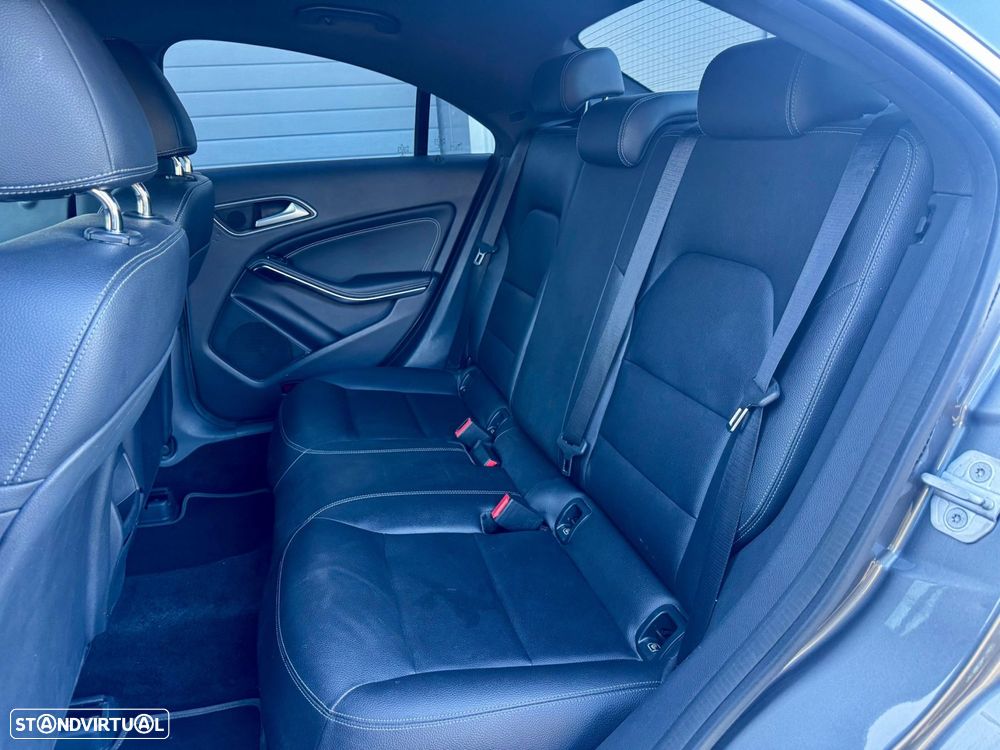 Mercedes-Benz CLA 180 7G-DCT Urban - 16