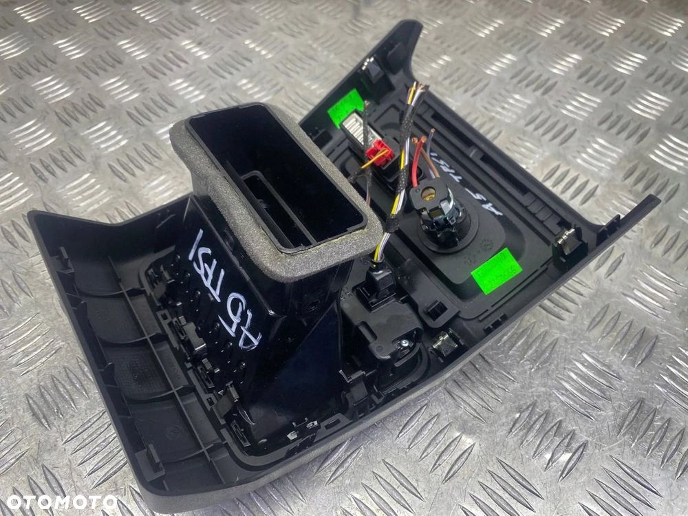 KRATKA NAWIEWU TYŁ TYLNA TUNELU USB GNIAZDO 12V AUDI A5 S5 RS5 8W - 13