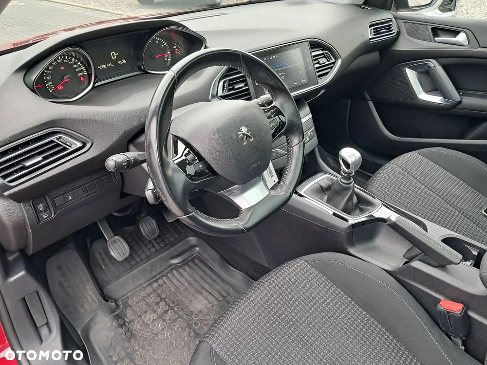 Peugeot 308 1.2 PureTech GPF Allure Pack S&S - 11